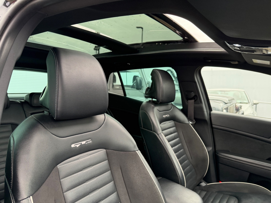 2022 Kia Sportage - image 11