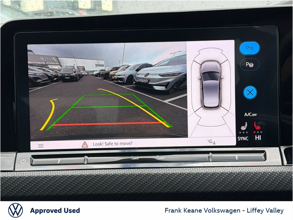 2021 Volkswagen Golf - image 13