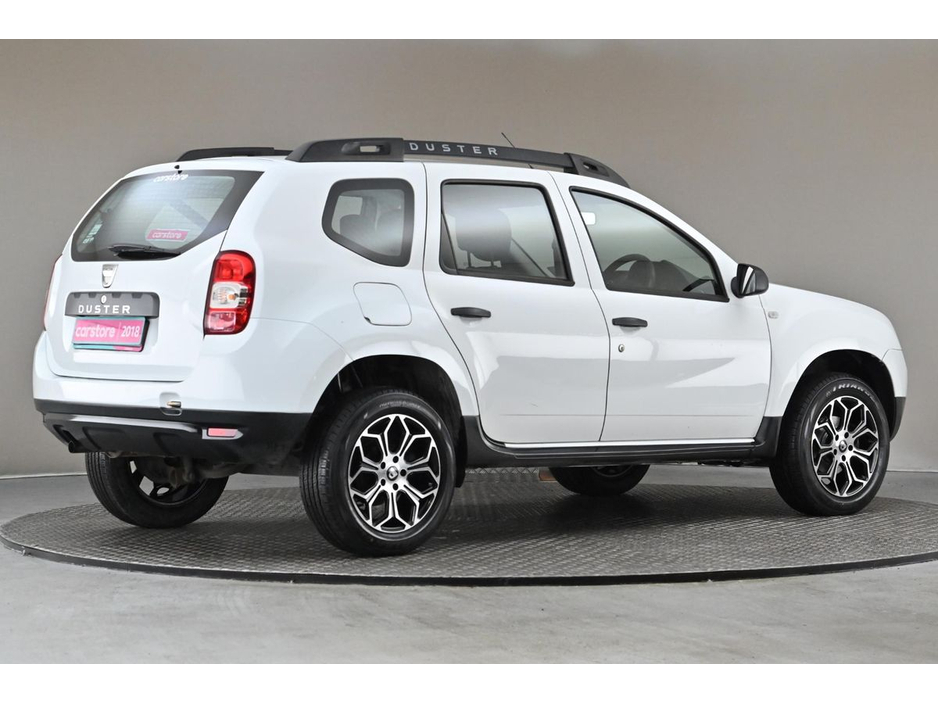 2018 Dacia Duster - image 10