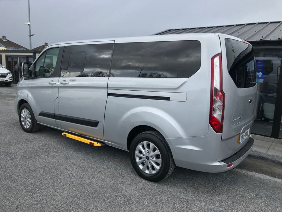 2019 Ford Tourneo - image 23