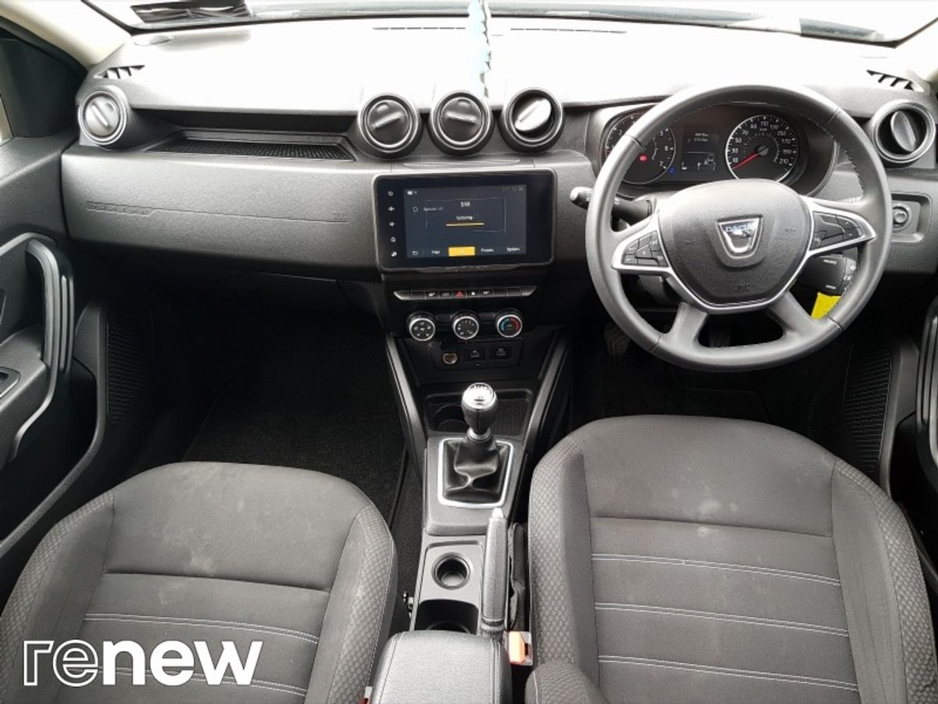 2022 Dacia Duster - image 2