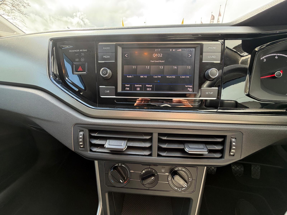 2018 Volkswagen Polo - image 25