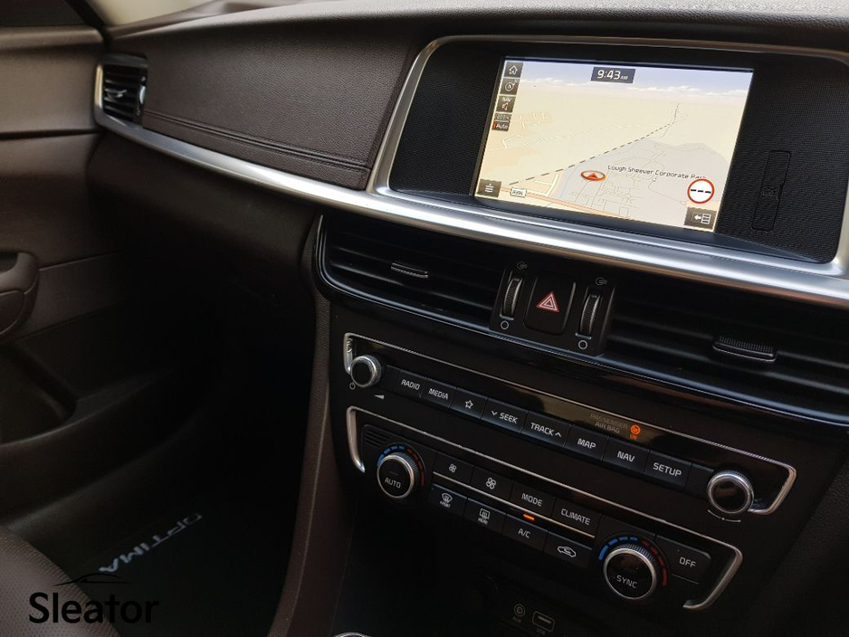 2019 Kia Optima - image 12