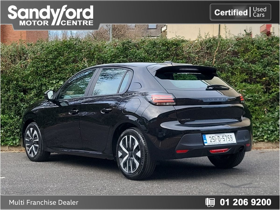 2025 Peugeot 208 - image 4