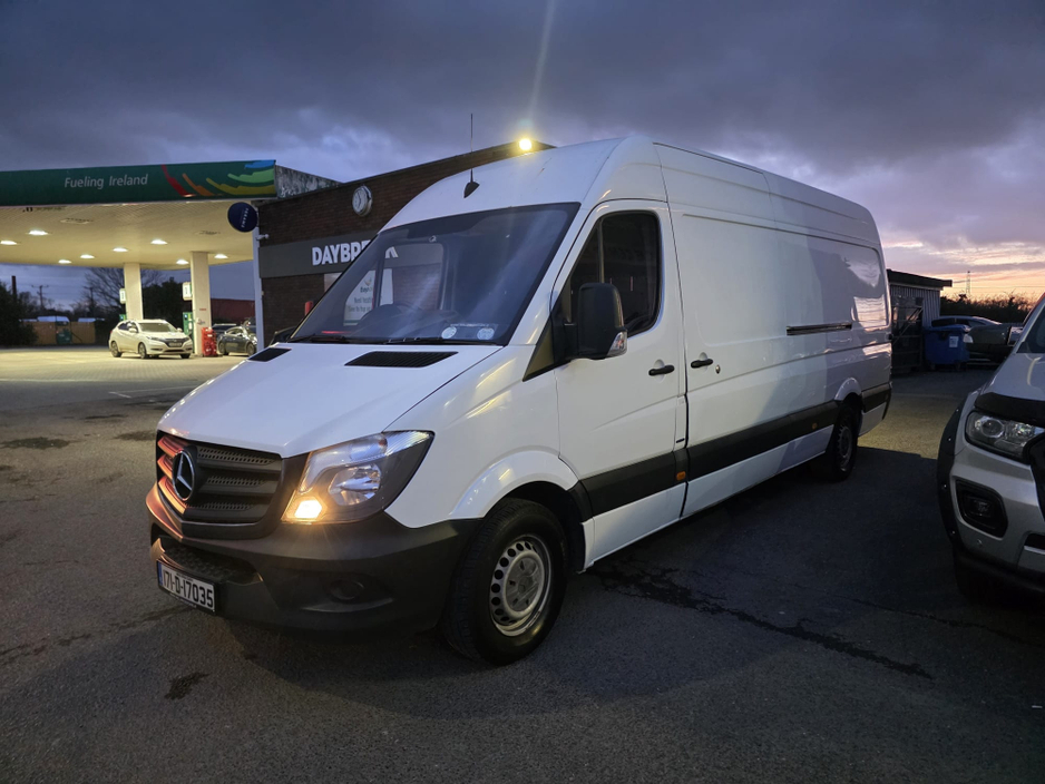 2017 Mercedes-Benz Sprinter - image 4