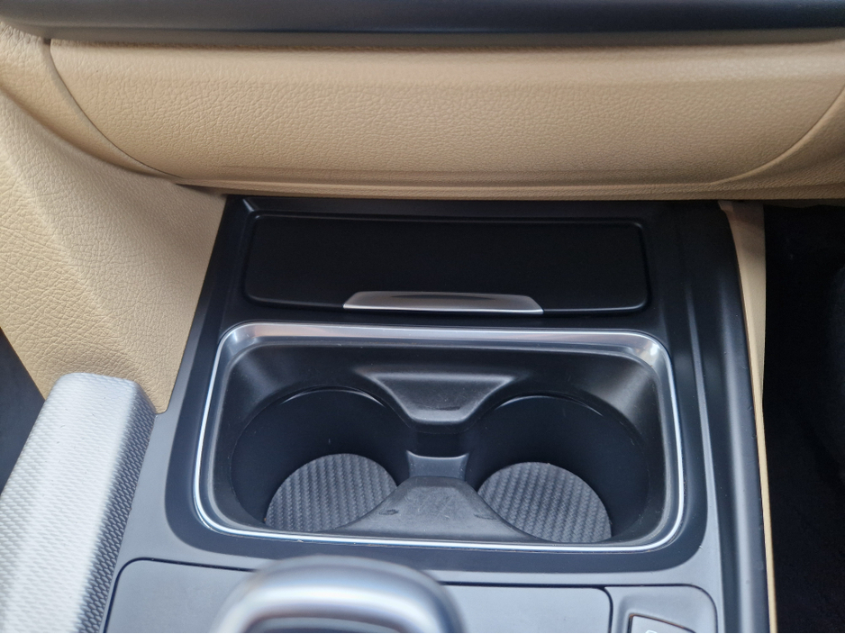 2013 BMW 3 Series - image 38