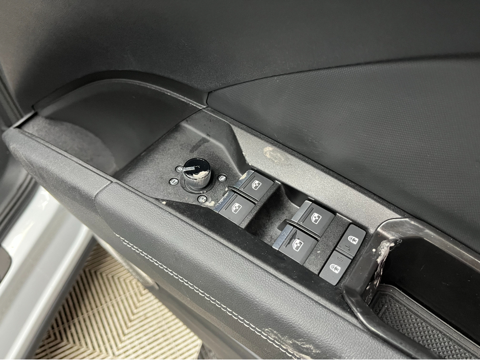 2023 Audi Q4 e-tron €35950 2023 AUDI Q4 E-TRON SPORTBACK 40 SLINE ELECTRIC AUTOMATIC / CRUISE CONTROL / 360° PARKING CAMERA / ELECTRIC MEMORY HEATED REAR & FRONT SEATS / PADDLE SHIFTERS / APPLE CARPLAY / AMBIENT LIGHTS €35,950