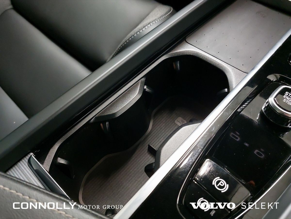 2025 Volvo XC60 Plus Black Ed T6 PHEV €573pm €64,495