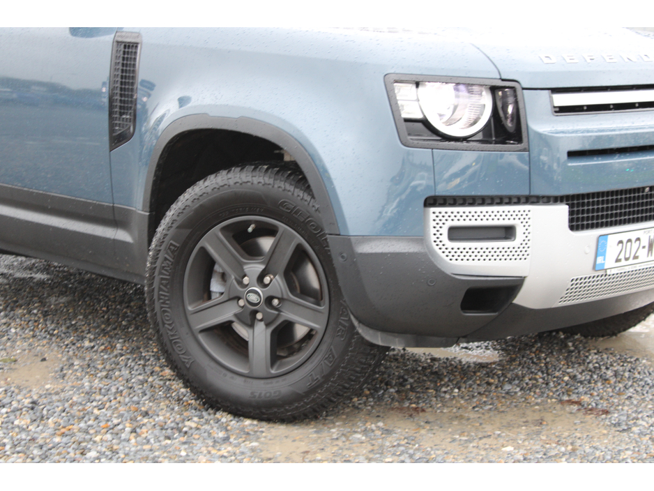 2020 Land Rover Defender - image 6