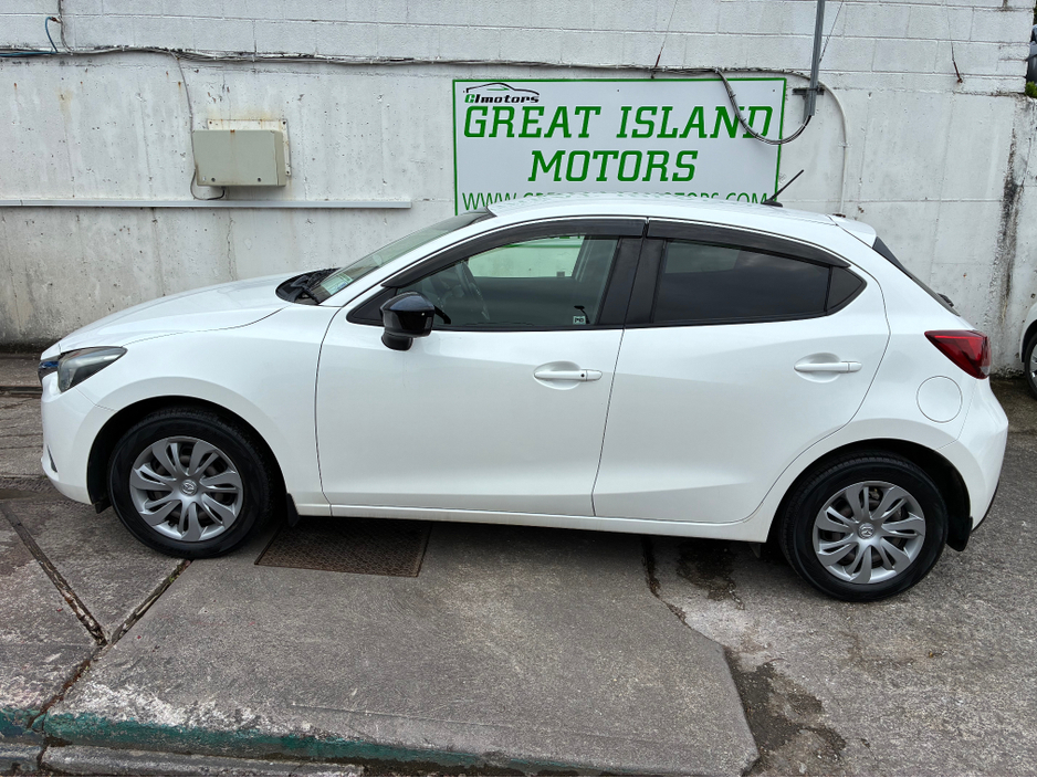 2016 Mazda Demio - image 3