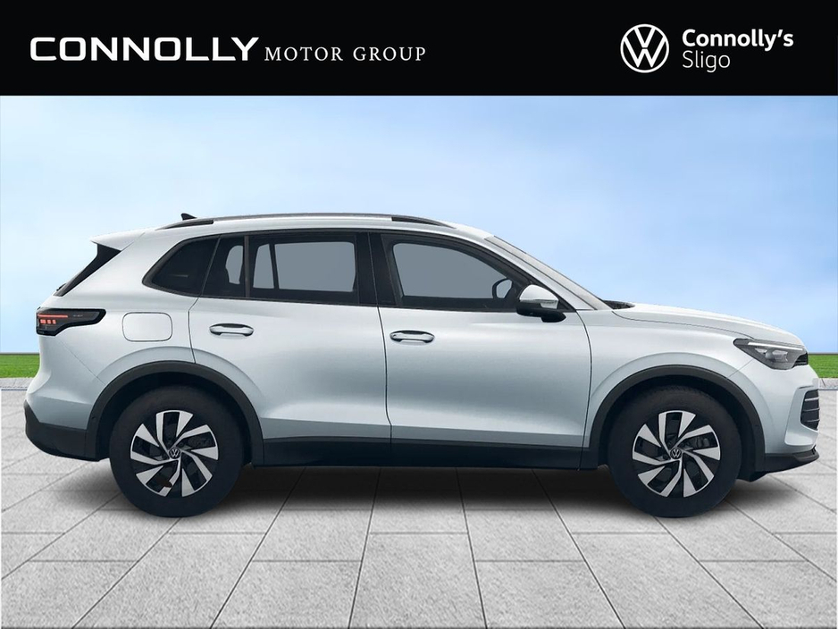 2026 Volkswagen Tiguan - image 3