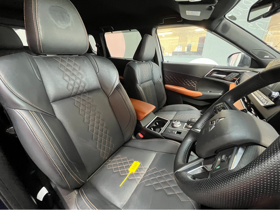 2023 Mitsubishi Outlander - image 12