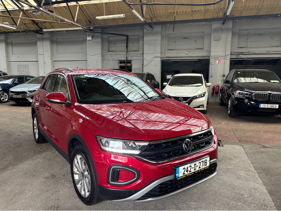 2024 Volkswagen T-Roc - image 19