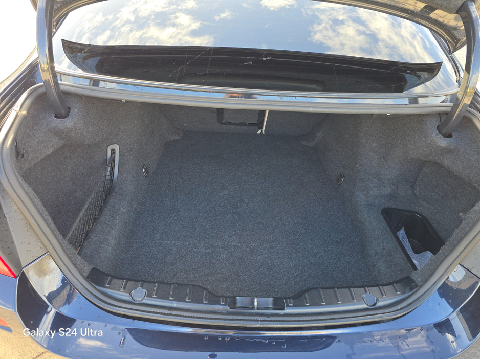 2015 BMW 5 Series - image 7