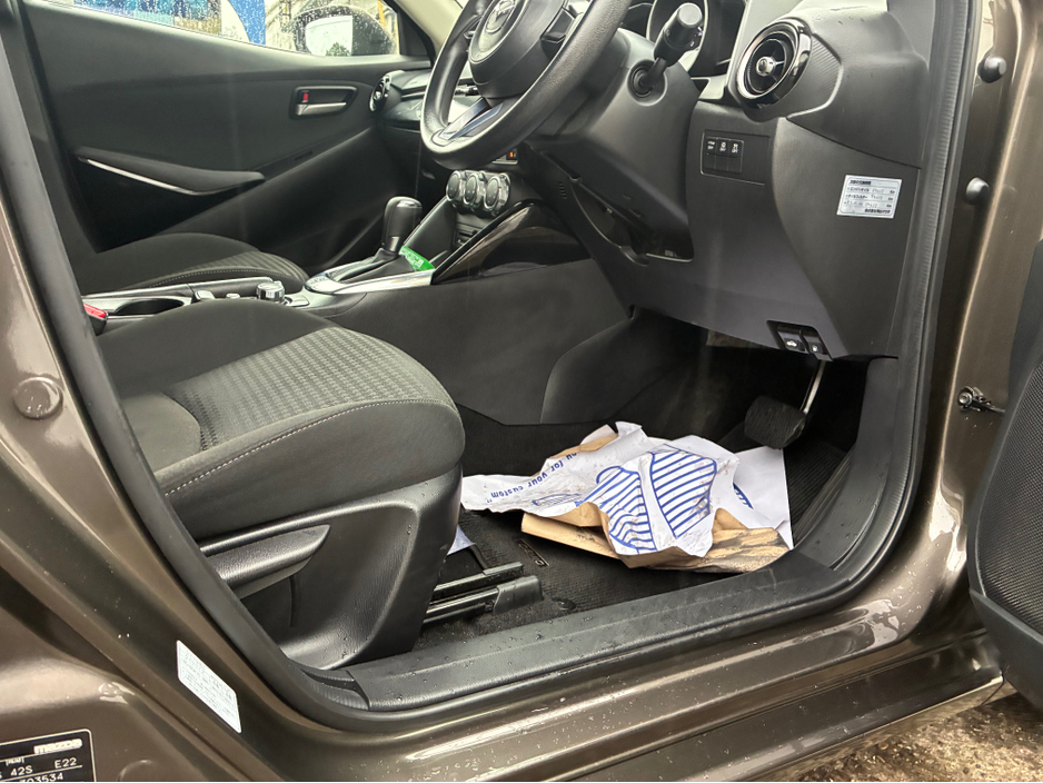 2016 Mazda Demio - image 6