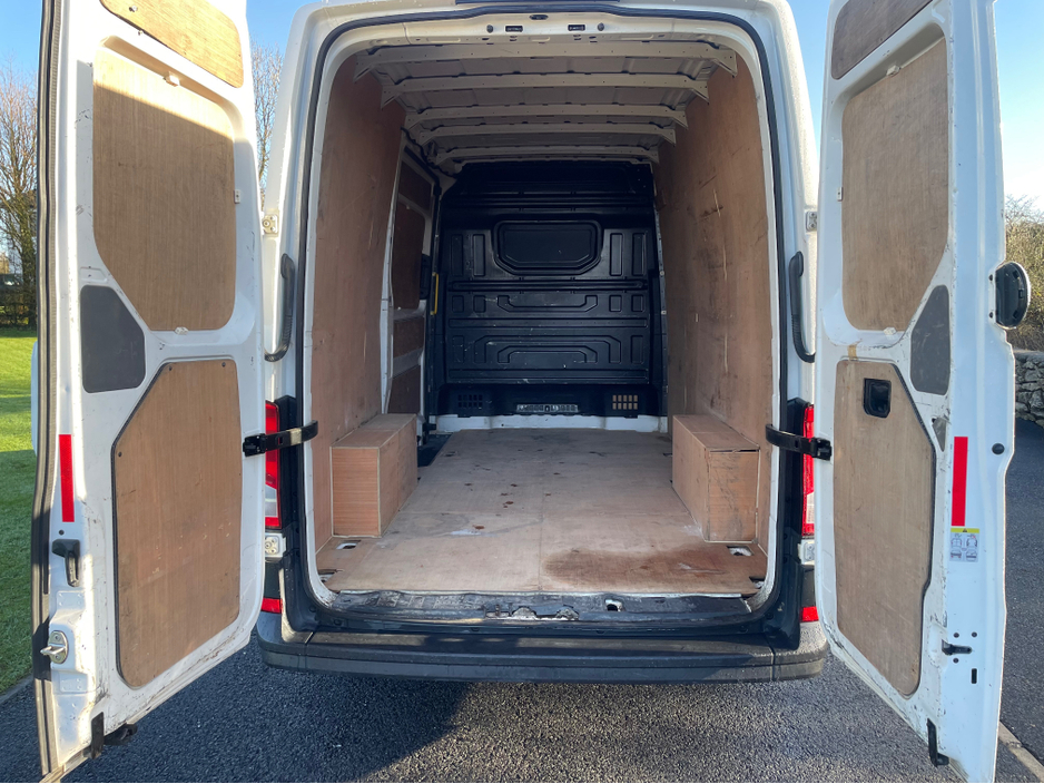 2021 Volkswagen Crafter - image 8