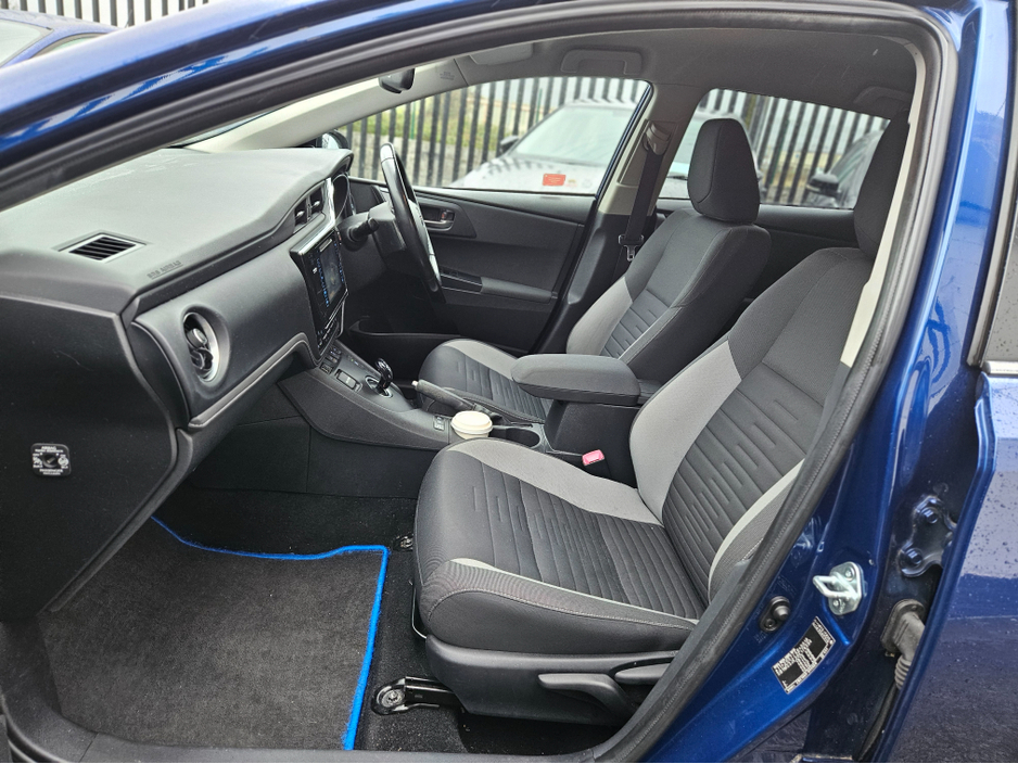 2015 Toyota Auris 1.8 HYBRID SOL 4DR AUTO €10,950