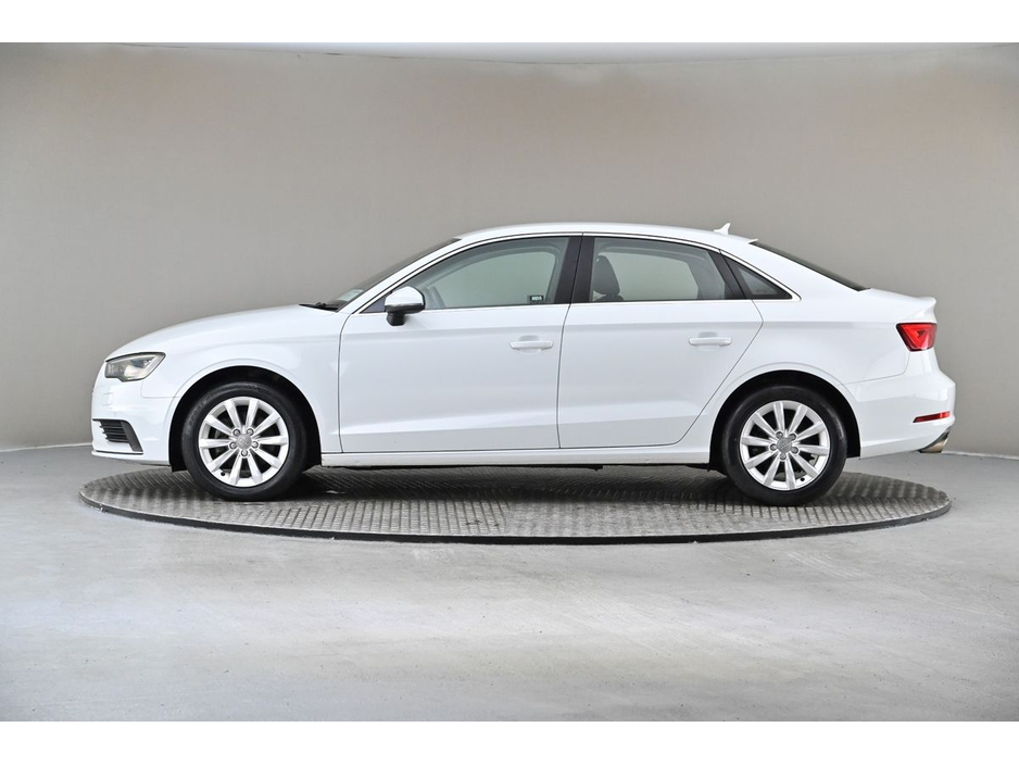 2016 Audi A3 - image 5