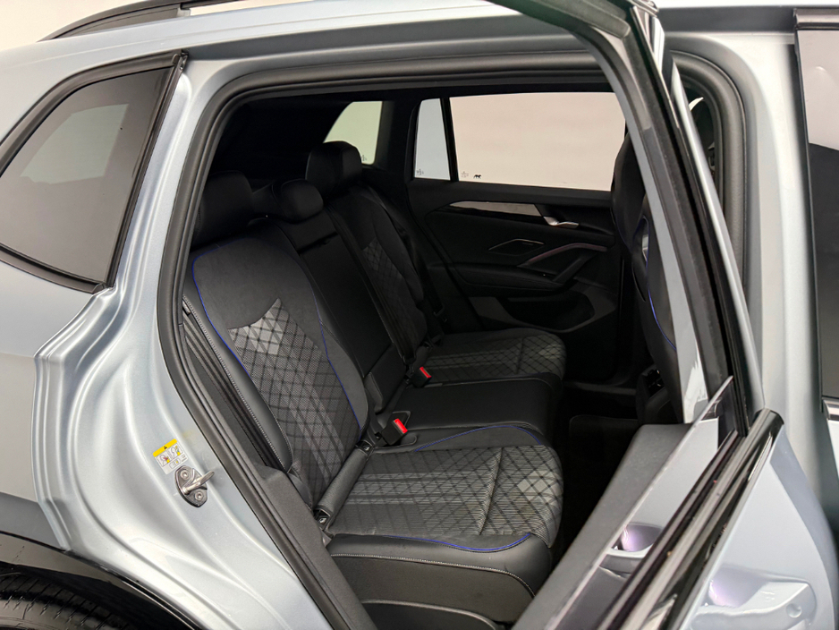 2025 Volkswagen Tiguan - image 12