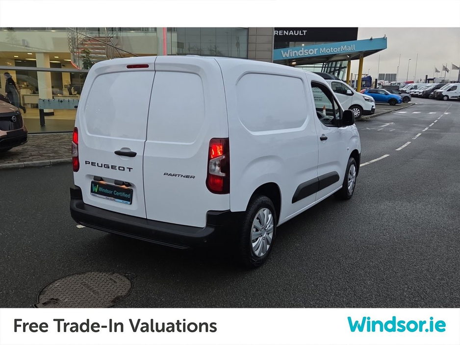 2024 Peugeot Partner PARTNER PRO PLUS1.5 HDI 100 65 €18,695