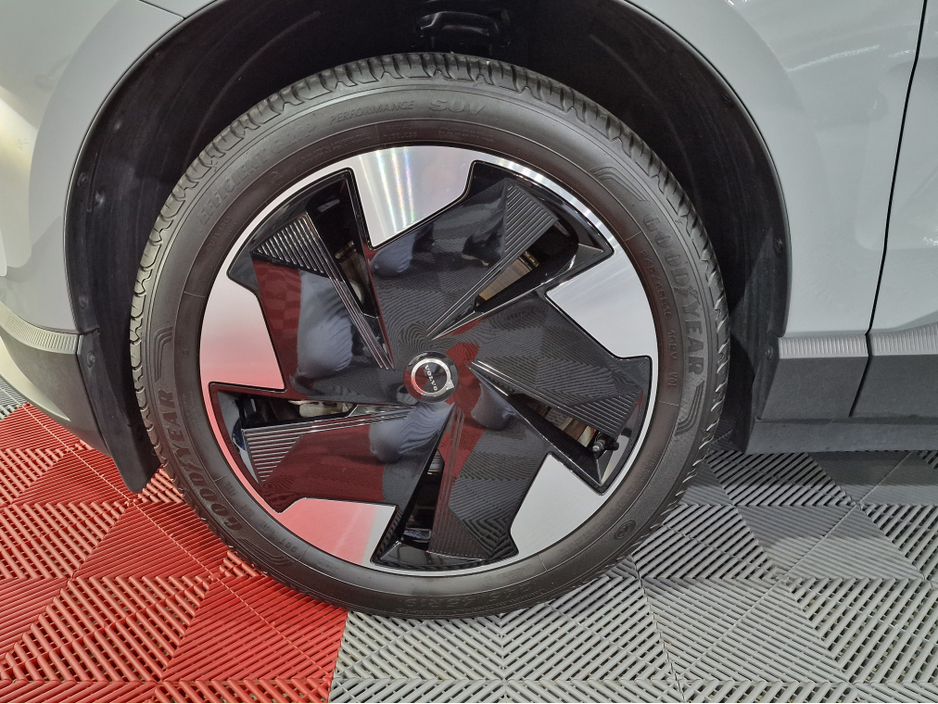 2024 Volvo EX30 - image 39