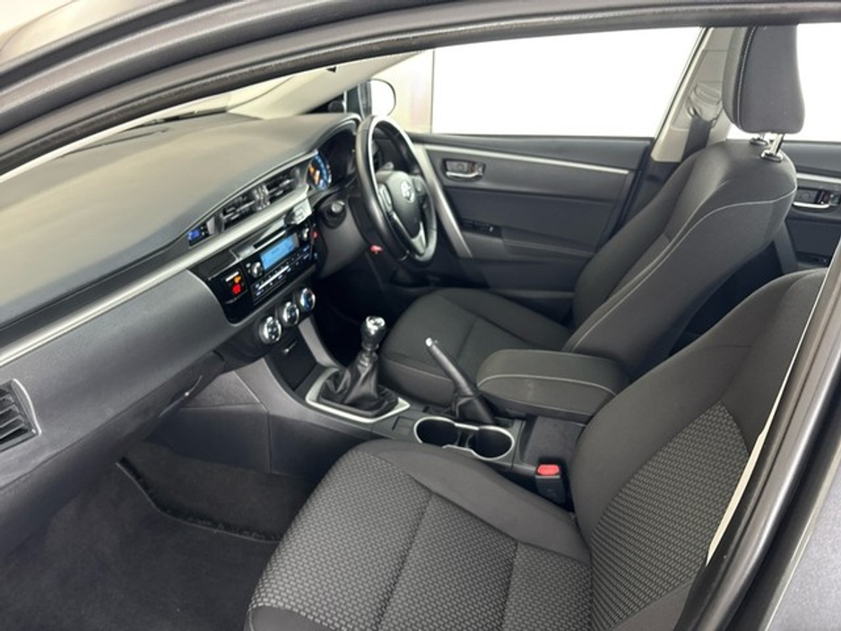 2016 Toyota Corolla COROLLA 1.4 D-4D AURA €15,450