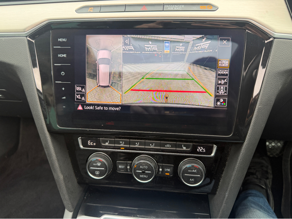 2018 Volkswagen Passat - image 20