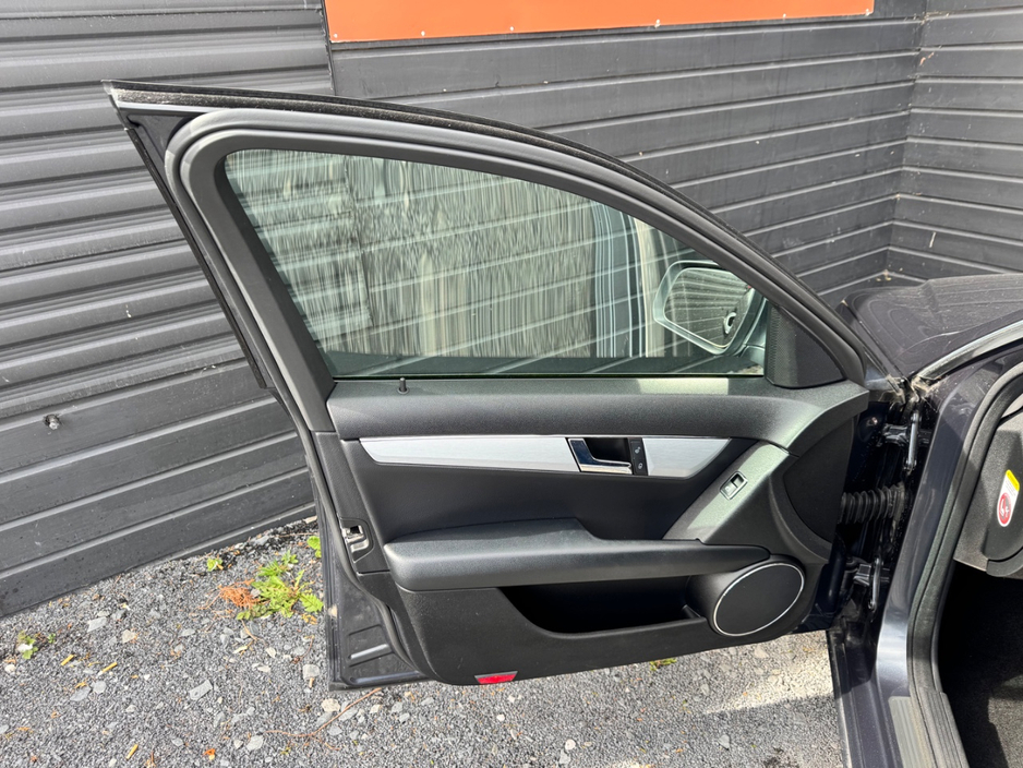 2008 Mercedes-Benz C Class - image 13