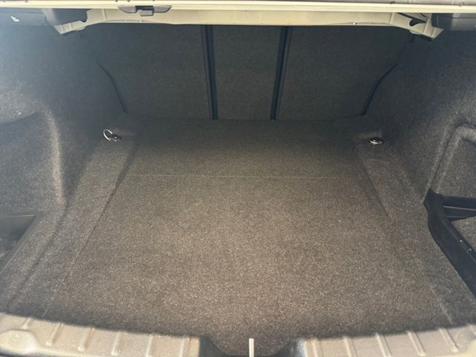 2018 BMW 3 Series - image 18