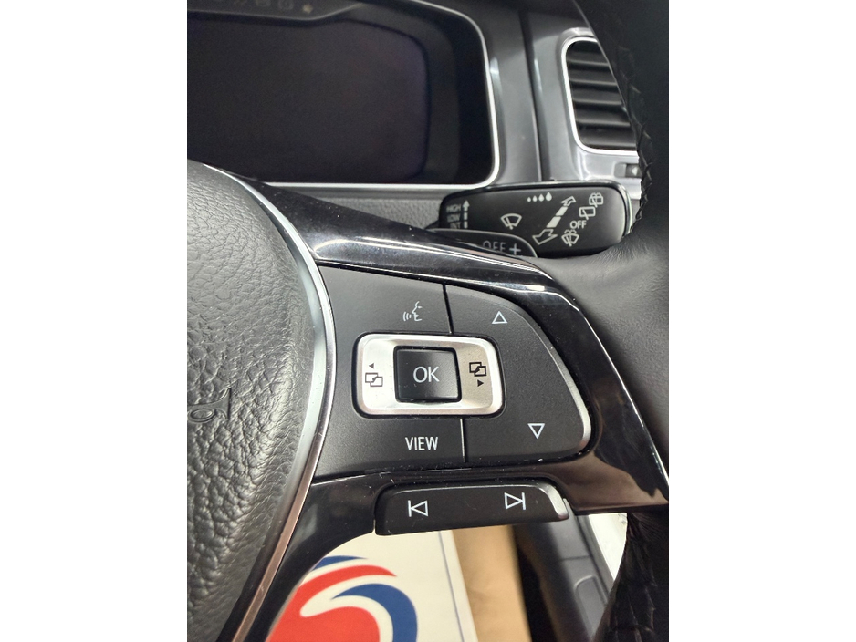 2018 Volkswagen Golf - image 13