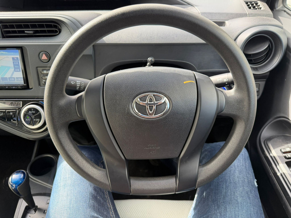 2019 Toyota Aqua - image 11