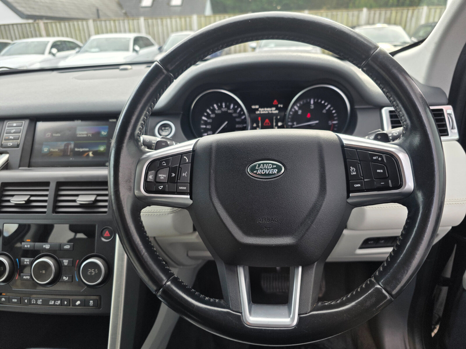 2017 Land Rover Discovery Sport - image 17