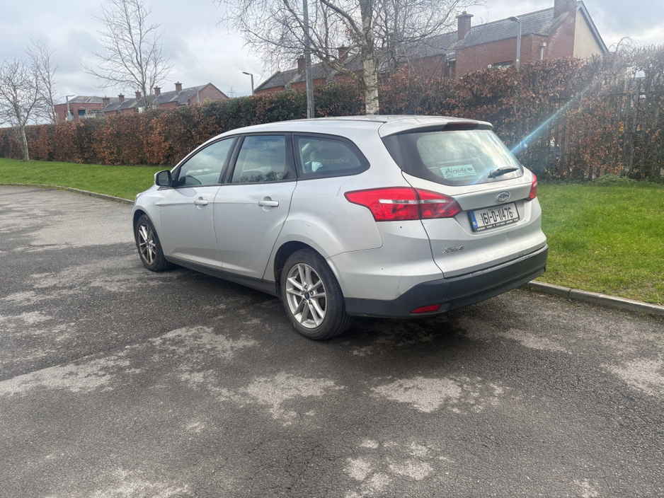 2016 Ford Focus - image 7