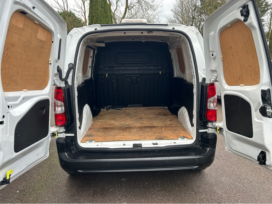 2021 Peugeot Partner PROFESSIONAL L1 5DR €10,900