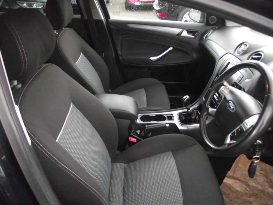 2014 Ford Mondeo - image 3