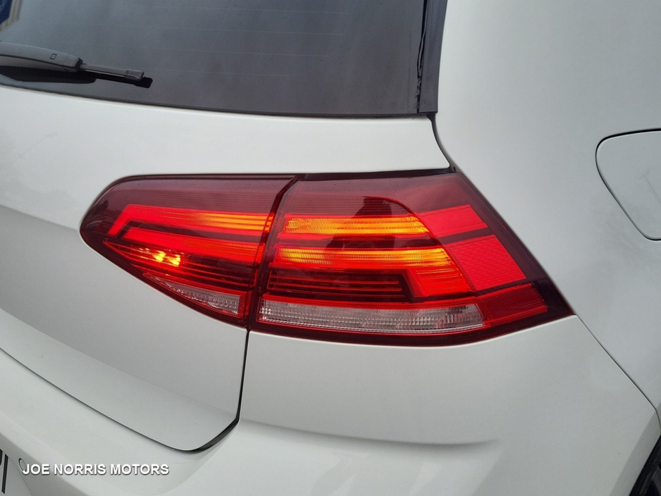 2020 Volkswagen Golf - image 16