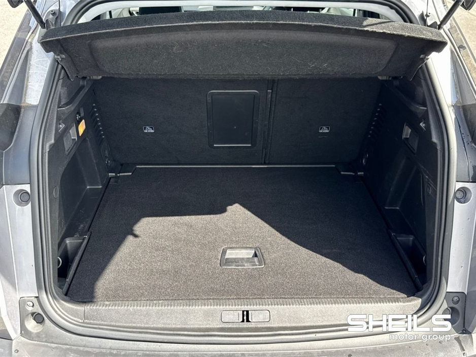 2021 Peugeot 3008 - image 9