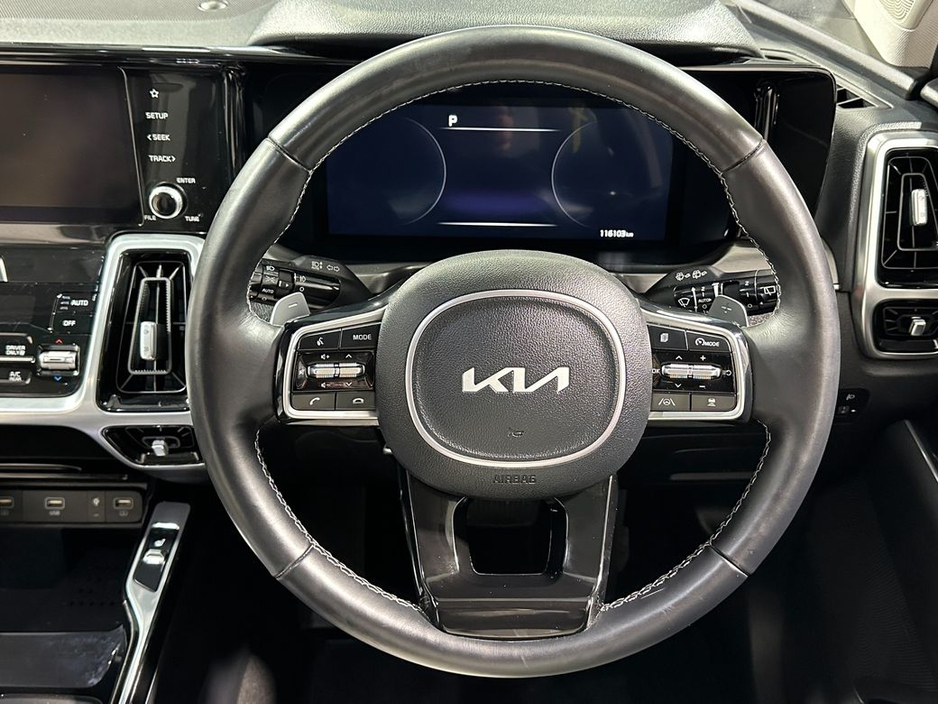 2022 Kia Sorento - image 12