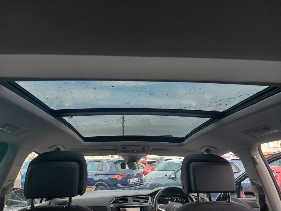 2024 Volkswagen Tiguan - image 14