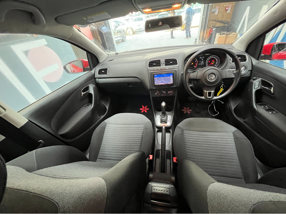 2013 Volkswagen Polo - image 12