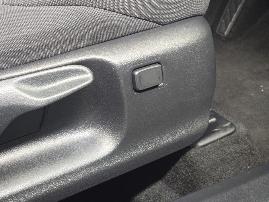 2024 Toyota C-HR - image 20