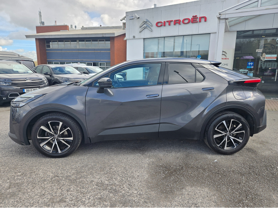 2024 Toyota C-HR - image 2