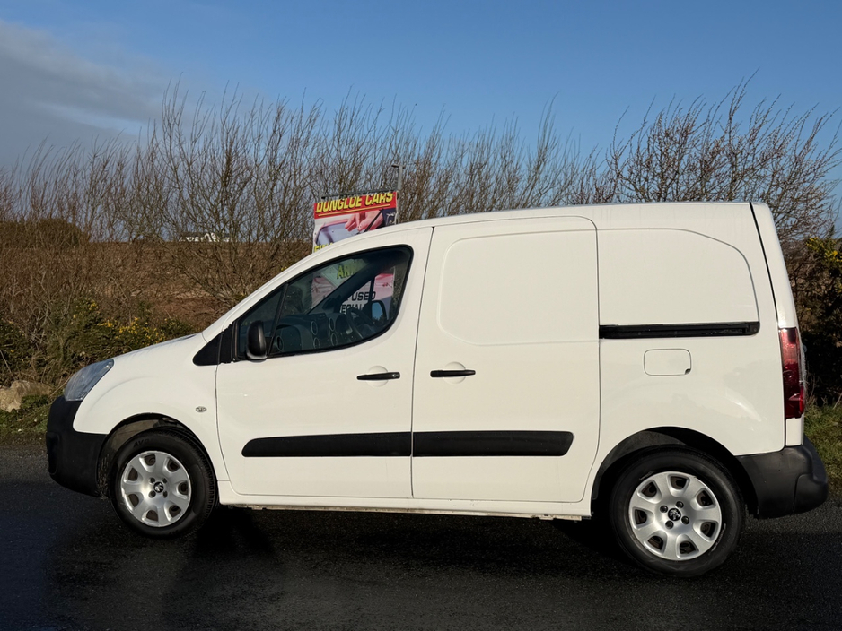 2017 Peugeot Partner - image 4