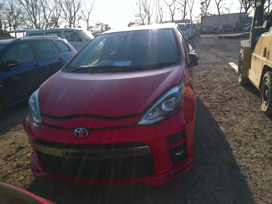 2018 Toyota Aqua - image 2