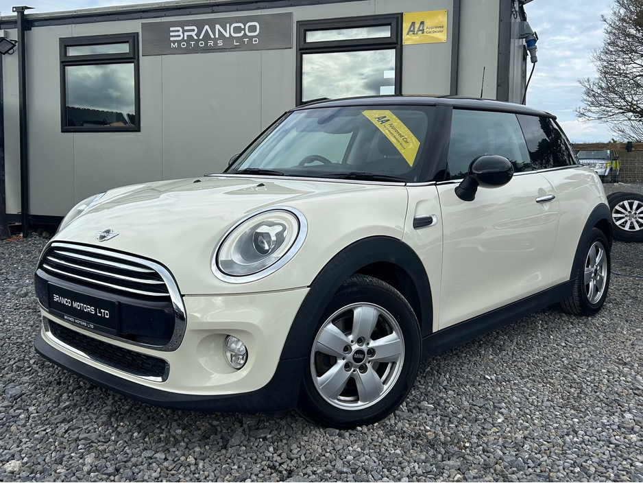 2017 MINI Cooper D - image 3