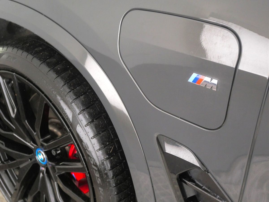 2025 BMW X5 - image 26