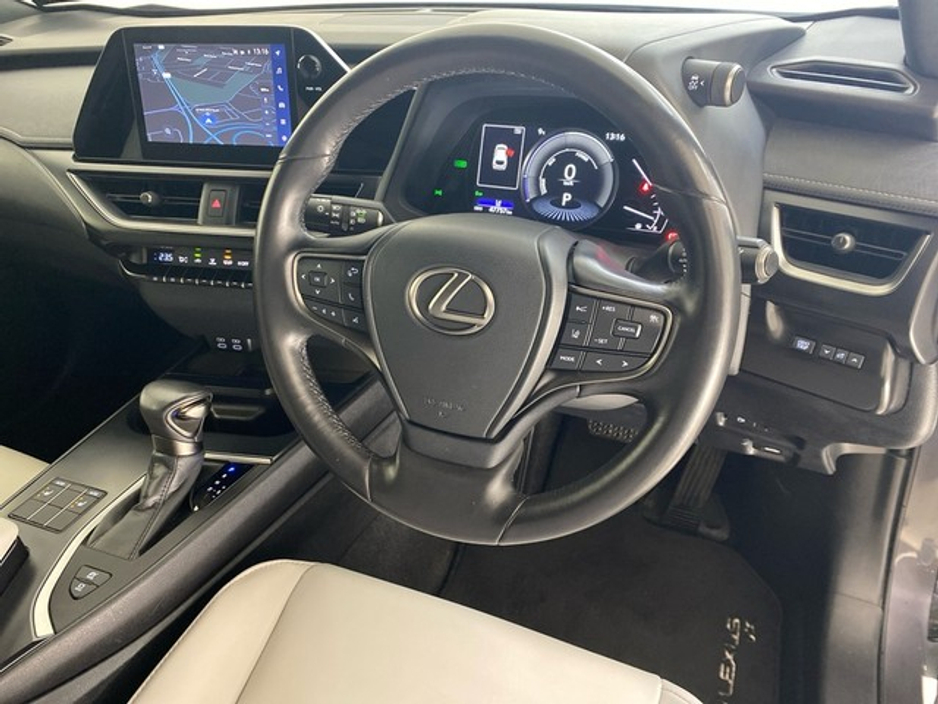 2023 Lexus UX 250 H Dynamic €38,950