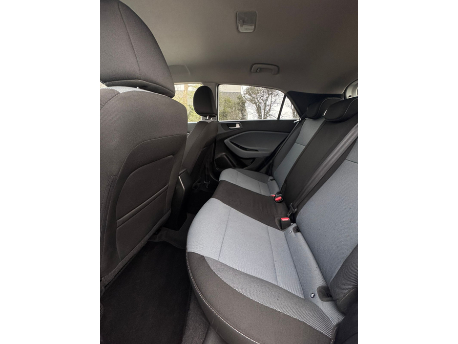 2016 Hyundai i20 - image 24