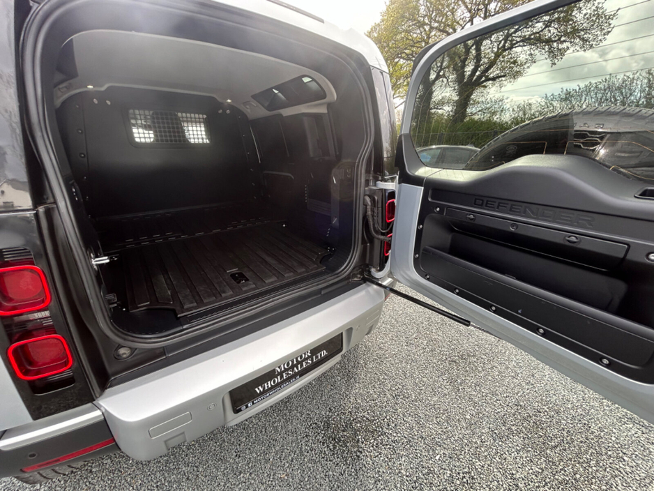 2023 Land Rover Defender - image 32