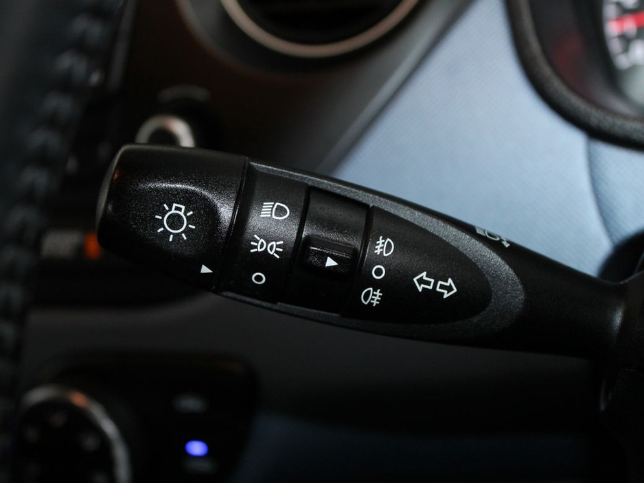 2015 Hyundai i10 - image 23